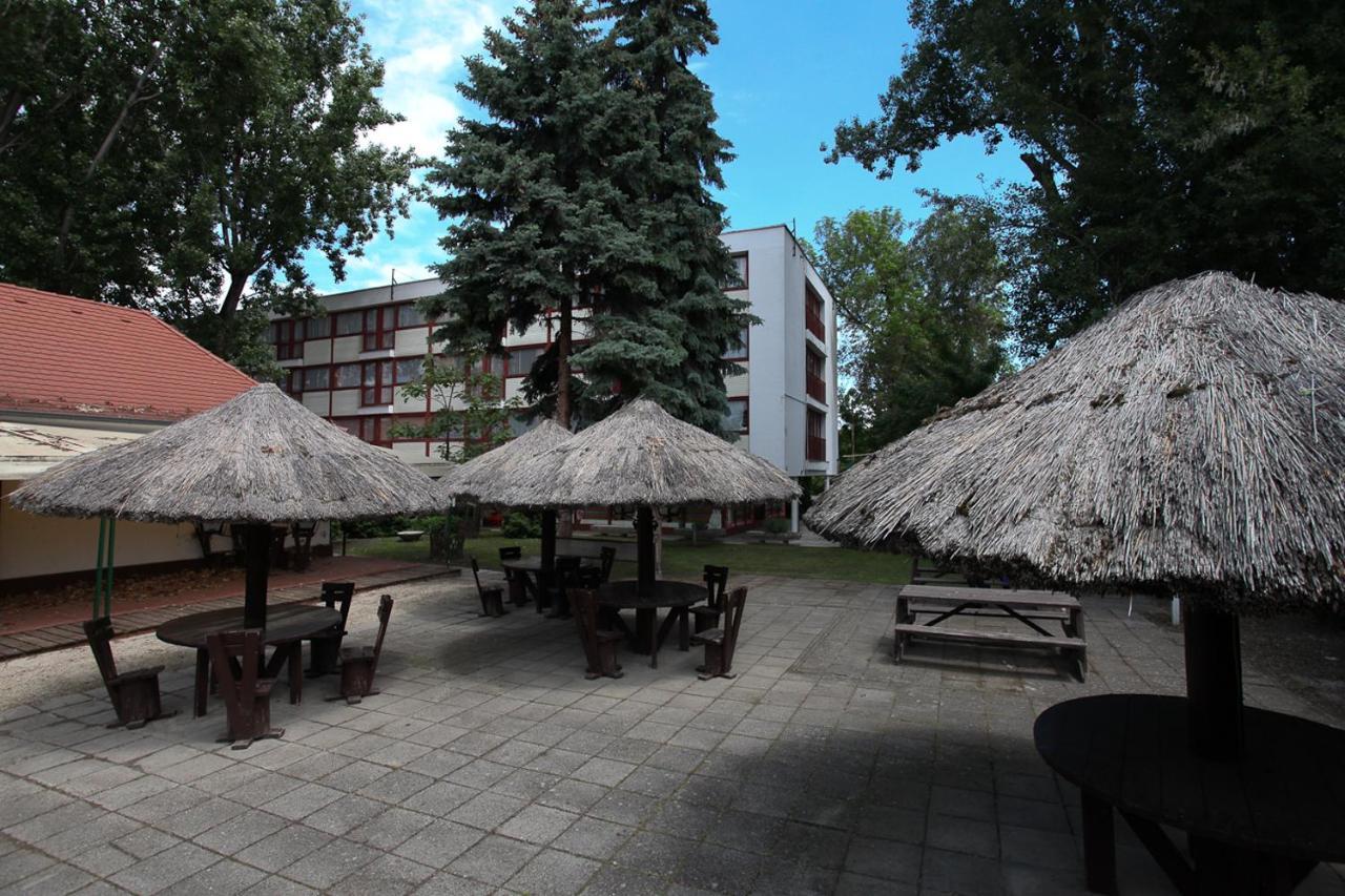 Rev Szallo Balaton Hotel Szantod Exterior photo